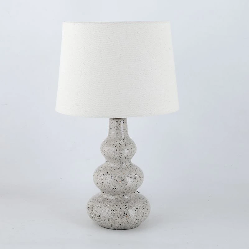 Keramická lampa s reaktívnou glazúrou