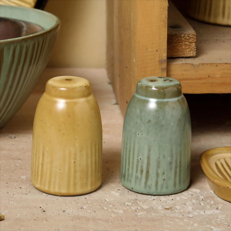 Keramický zásobník na soľ a korenie